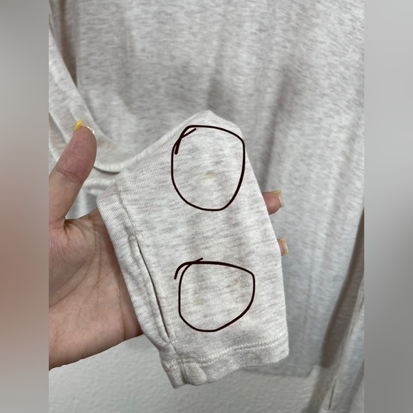 Cabi #3226 Long Sleeve Cowl Neck Lightweight Top in Oatmeal Women’s Medium - Picture 5 of 13